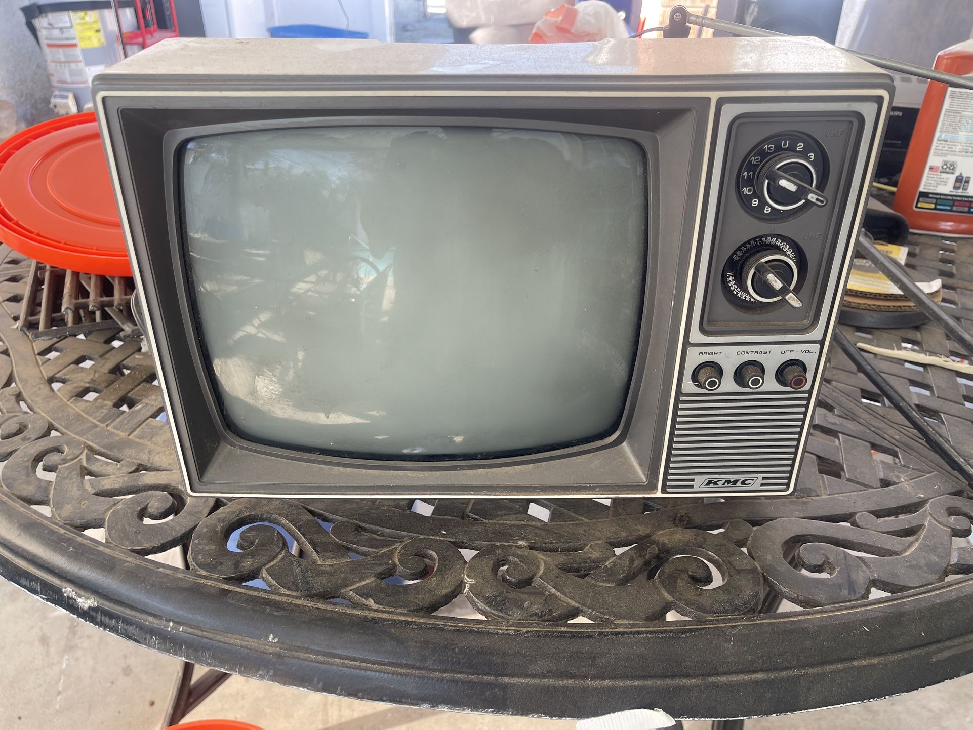 1984 “ 15x10x12   - Old School kMC Black And White “ Vintage TV