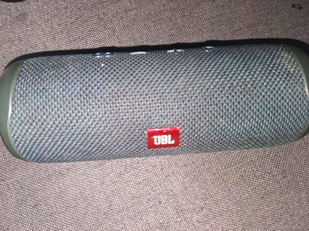 JBL FLIP 4 Bluetooth Speaker