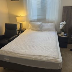 Queen Size Bed With Bed Head 