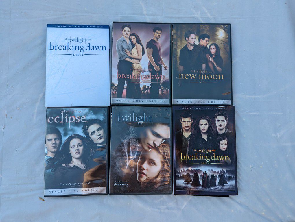 The Twilight Saga Complete Series 5-Movie Collection

