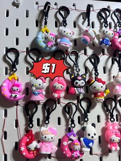 ❤️$1❤️ Bag Figural Bag Clip Key Chain Pick up is in the East Los Angeles 90032 El Sereno Neighborhood. Between Huntington Drive and Monterey Rd. NO