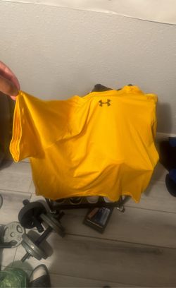 Gold Dri Fit Under Armour 2.0  