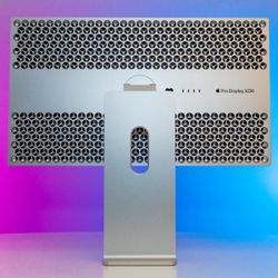 Apple 32" Pro Display XDR 16:9 Retina 6K HDR IPS Display (Nano-Texture Glass)