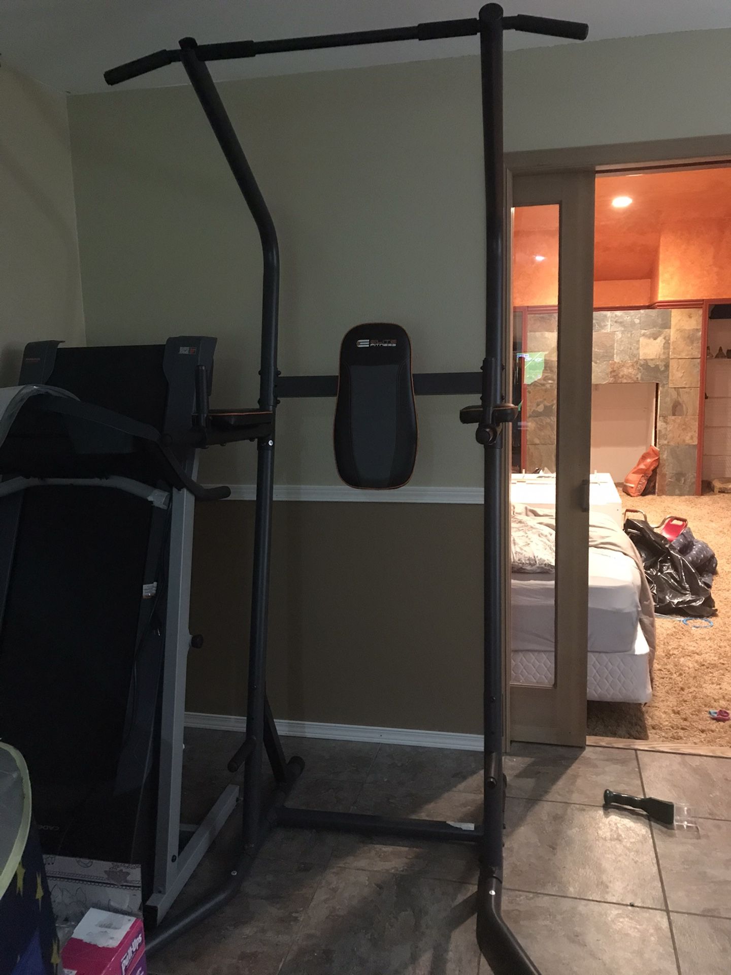 Exercise machine “power tower”