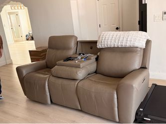Living spaces recliner