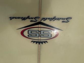 6’10” surfboard