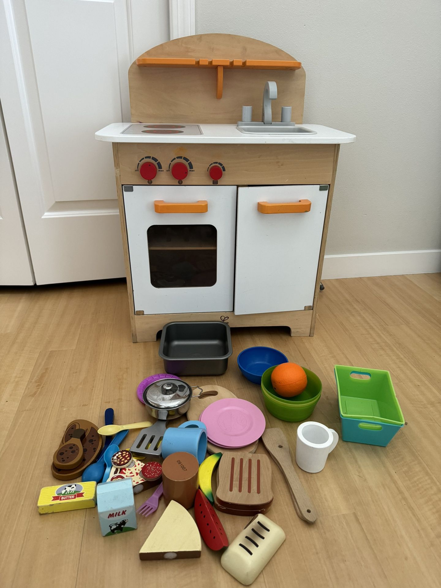 Small Wood Kids Play Kitchen HAPE With Everything You See On The Pictures
