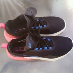 Nike Air Max Motion 2 Womens