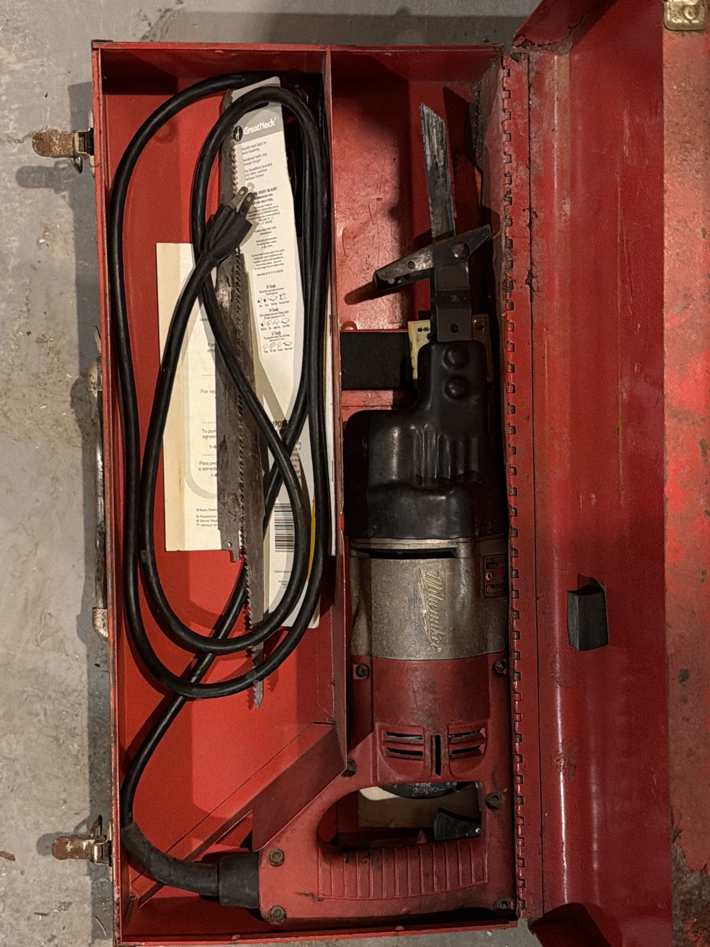 Milwaukee Heavy-Duty SAWZALL Reciprocating Saw with Metal Case