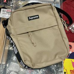 Supreme Shoulder Bag 