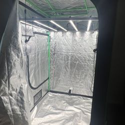 4x4 Grow Tent And Light