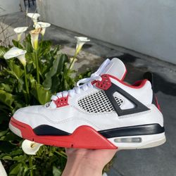 Jordan 4 Fire Red