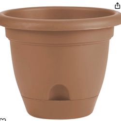 Plastic Planter With Saucer 