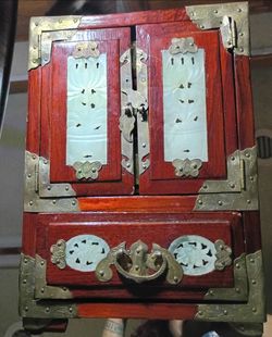 Antique Chinese jewelry box