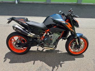2022 KTM 890 Duke R – Clean Title – 5,500 Miles