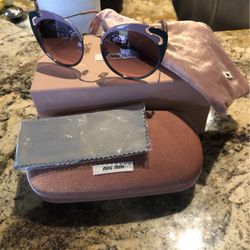 Miu Miu Prada House https://offerup.co/faYXKzQFnY?$deeplink_path=/redirect/