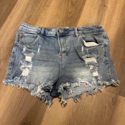 Women’s frayed almost famous shorts
