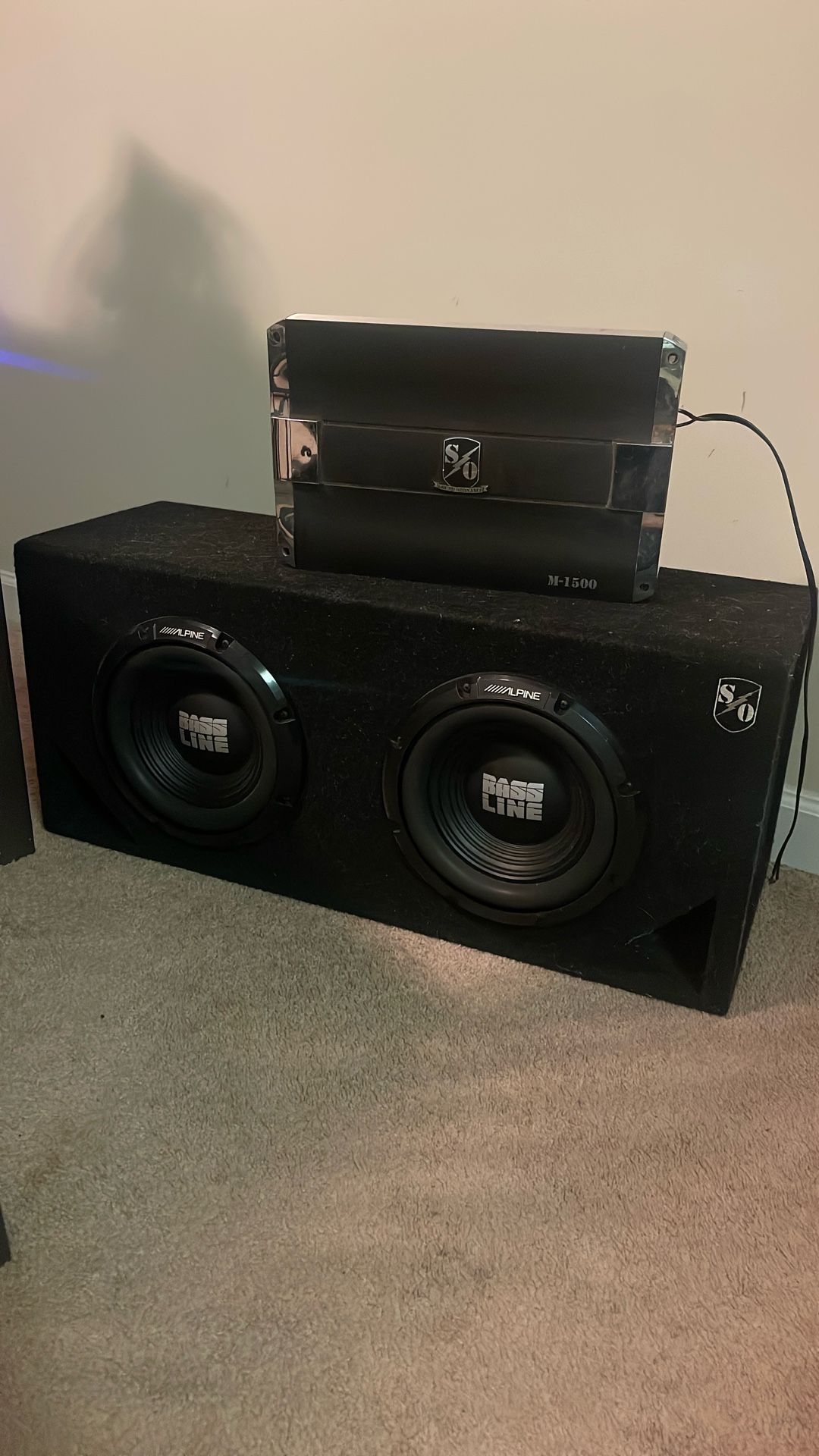 Alpine 2 10inch Subwoofer With Box And Amplifier 