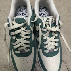 Nike Air Force 1 Low Notebook Doodle- Vintage Green 