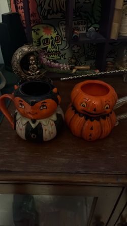 Halloween mugs
