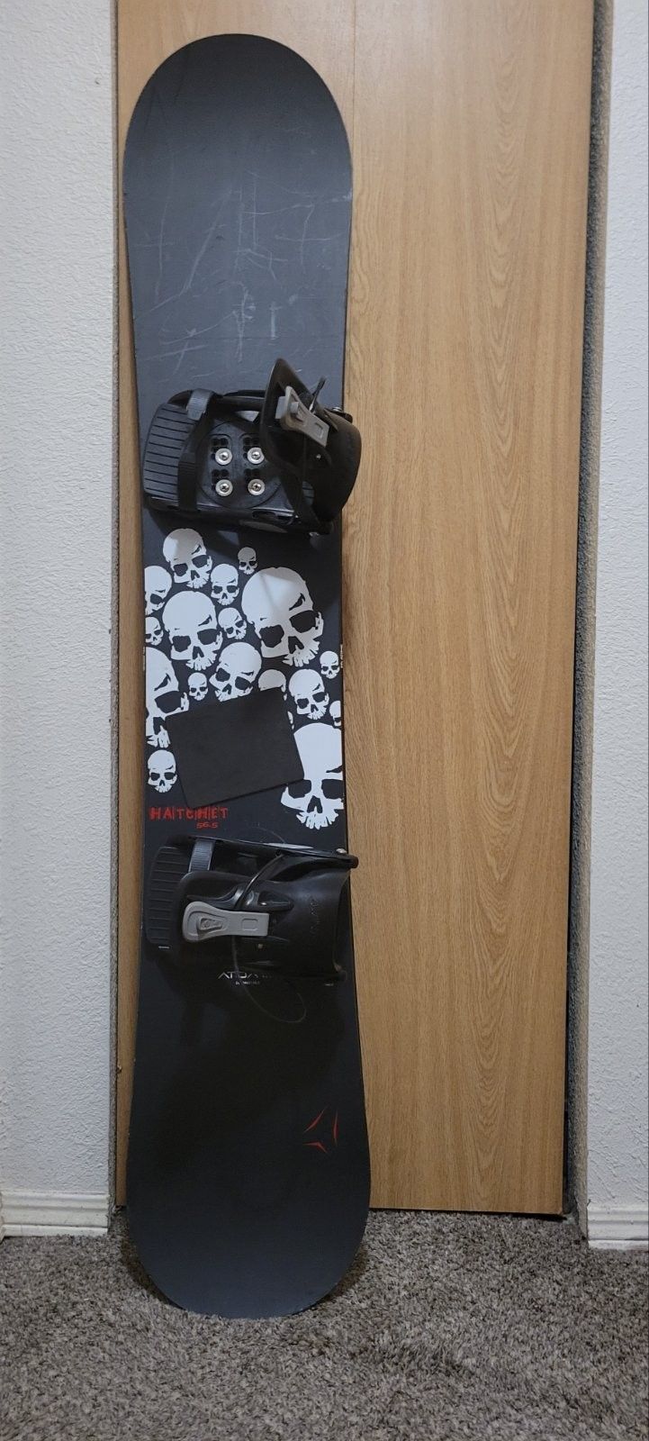 Hatchet Atomic Snowboard for Sale in Seattle, WA - OfferUp