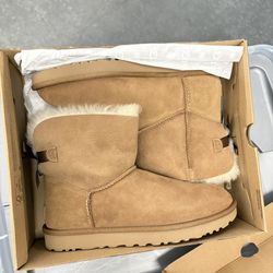 Uggs With Mini Bailey Bow II Size 10 New