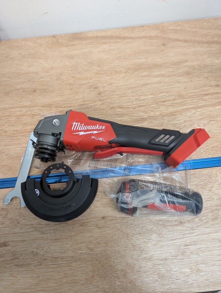 Milwaukee M18 Fuel 5in Paddle Switch Variable Speed Grinder NEW