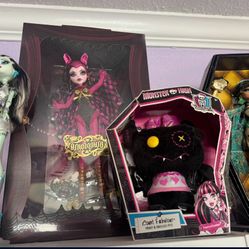 MONSTER HIGH DOLLS/plushie