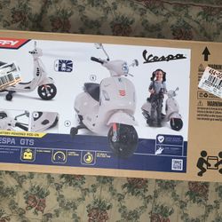Huffy 6V Vespa 801 Ride-On Scooter - White