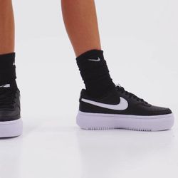 Women’s Nike Alta Size 8