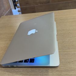 Apple MacBook Air 11” I5/8GB/128GB SSD $180