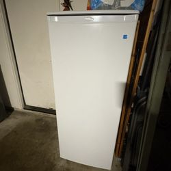 Drink Fridge Refrigerator 