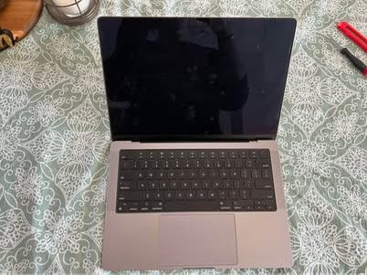 MacBook Pro 14” (M1 Pro, 16GB RAM) - Excellent Condition + AppleCare