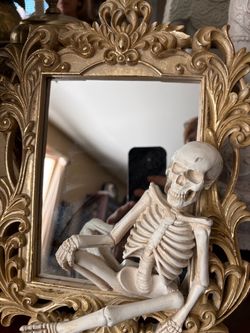 Skelton mirror
