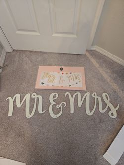 White Wooden Mr & Mrs Sign