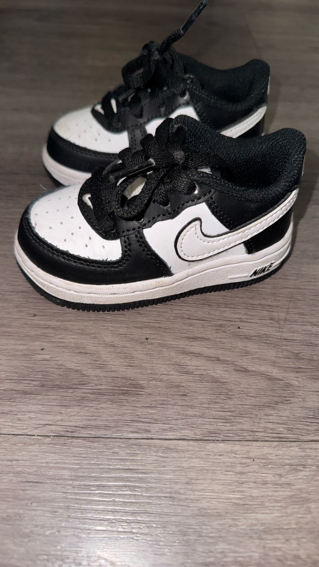 Black And White Nike Dunks Size 5C