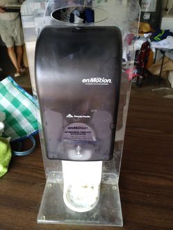 Automatic soap dispenser