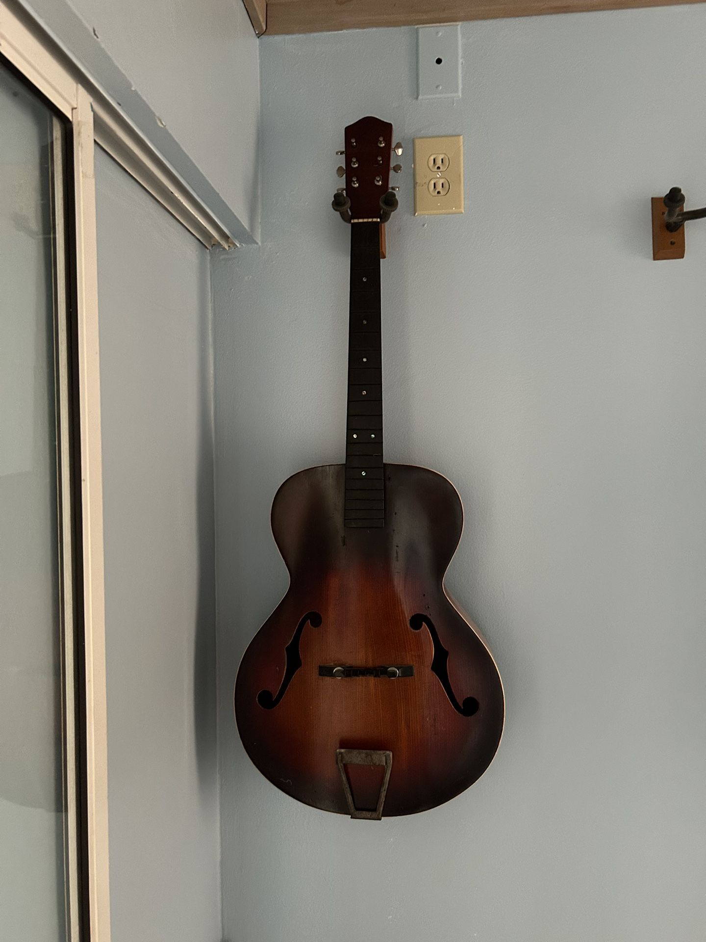 Needs Frets