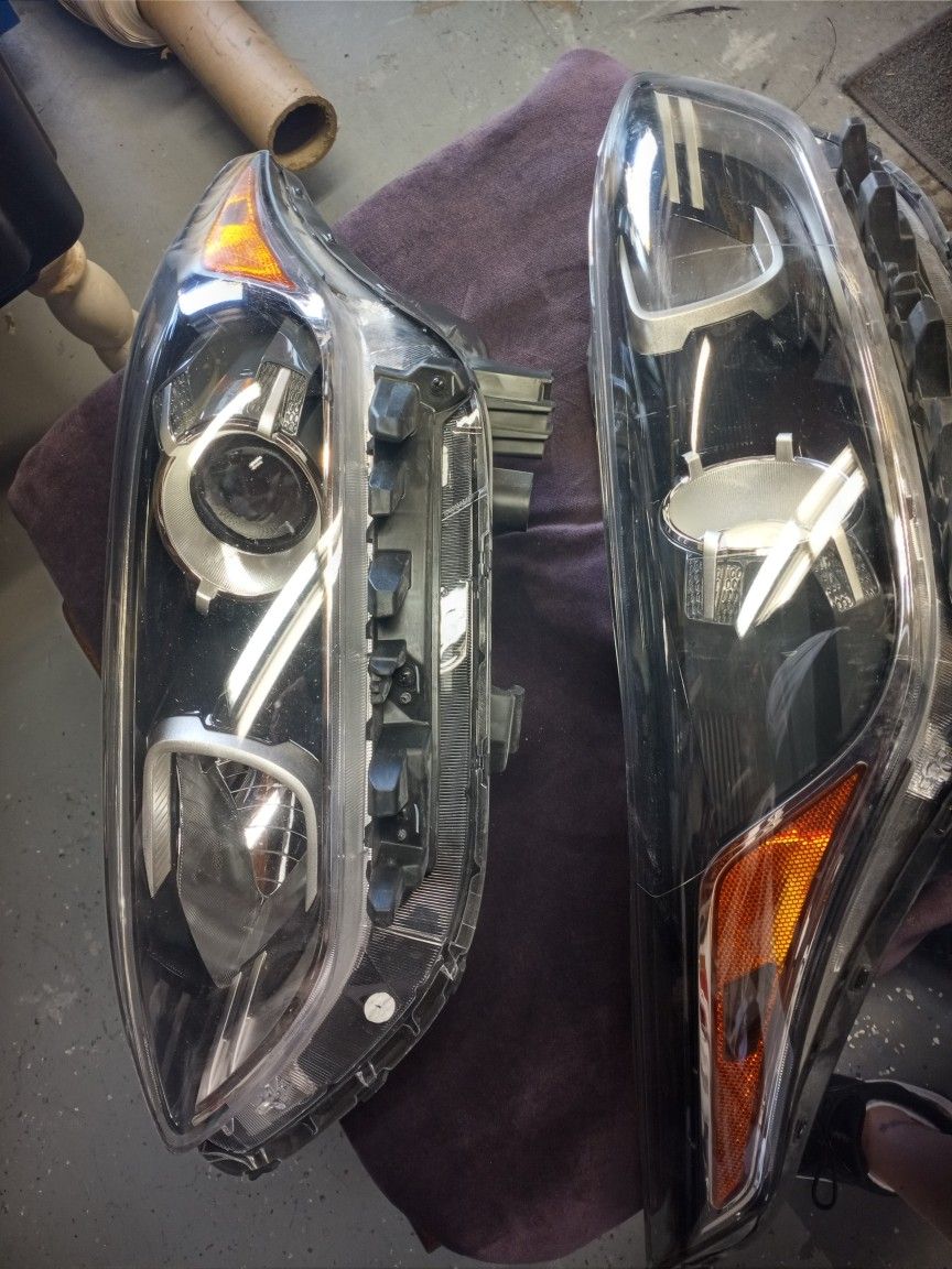 2021 KIA Forte Headlights For Sale Cheap. Used Like New