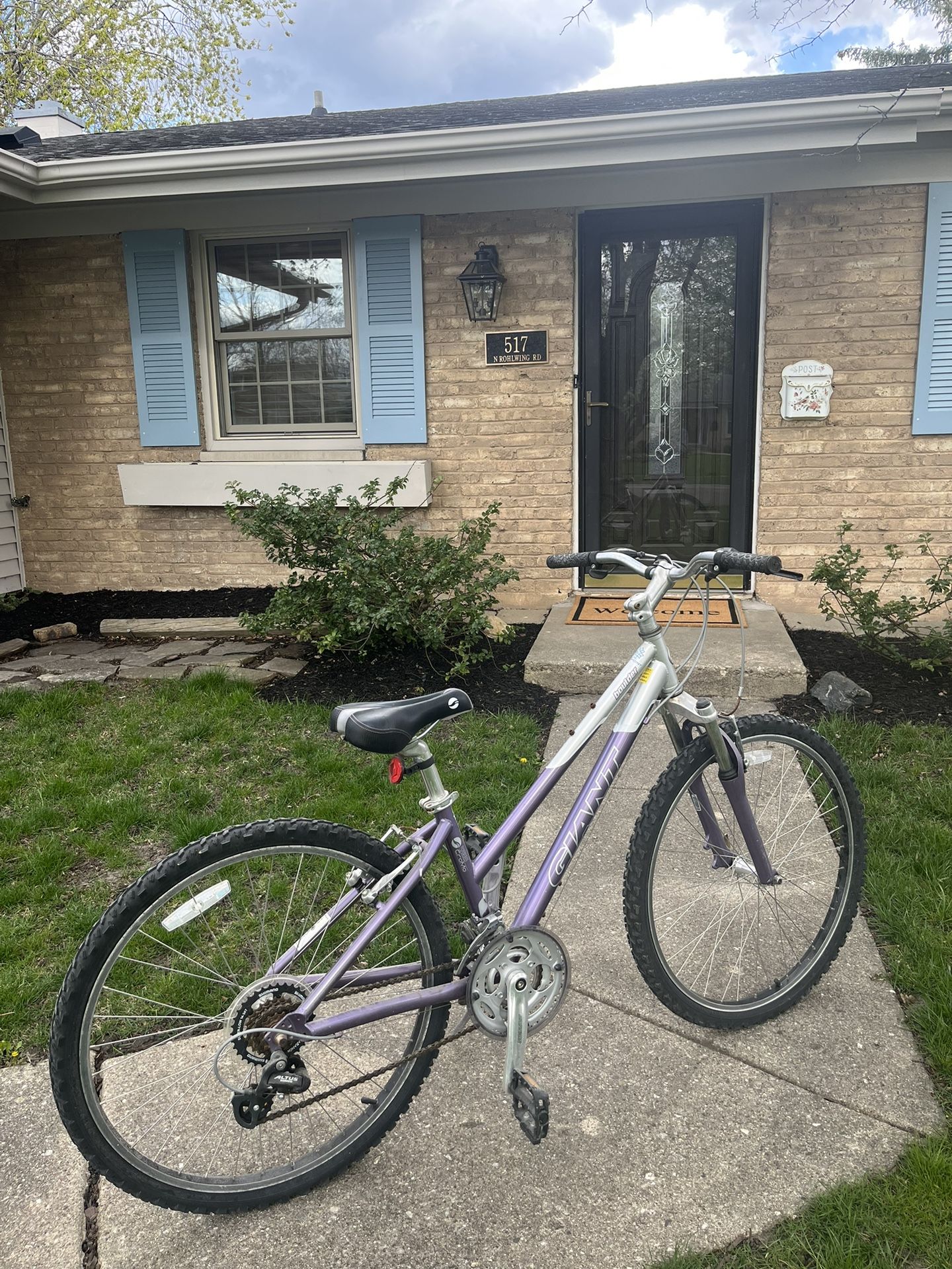 GIANT BOULDER BIKE FOR SALE