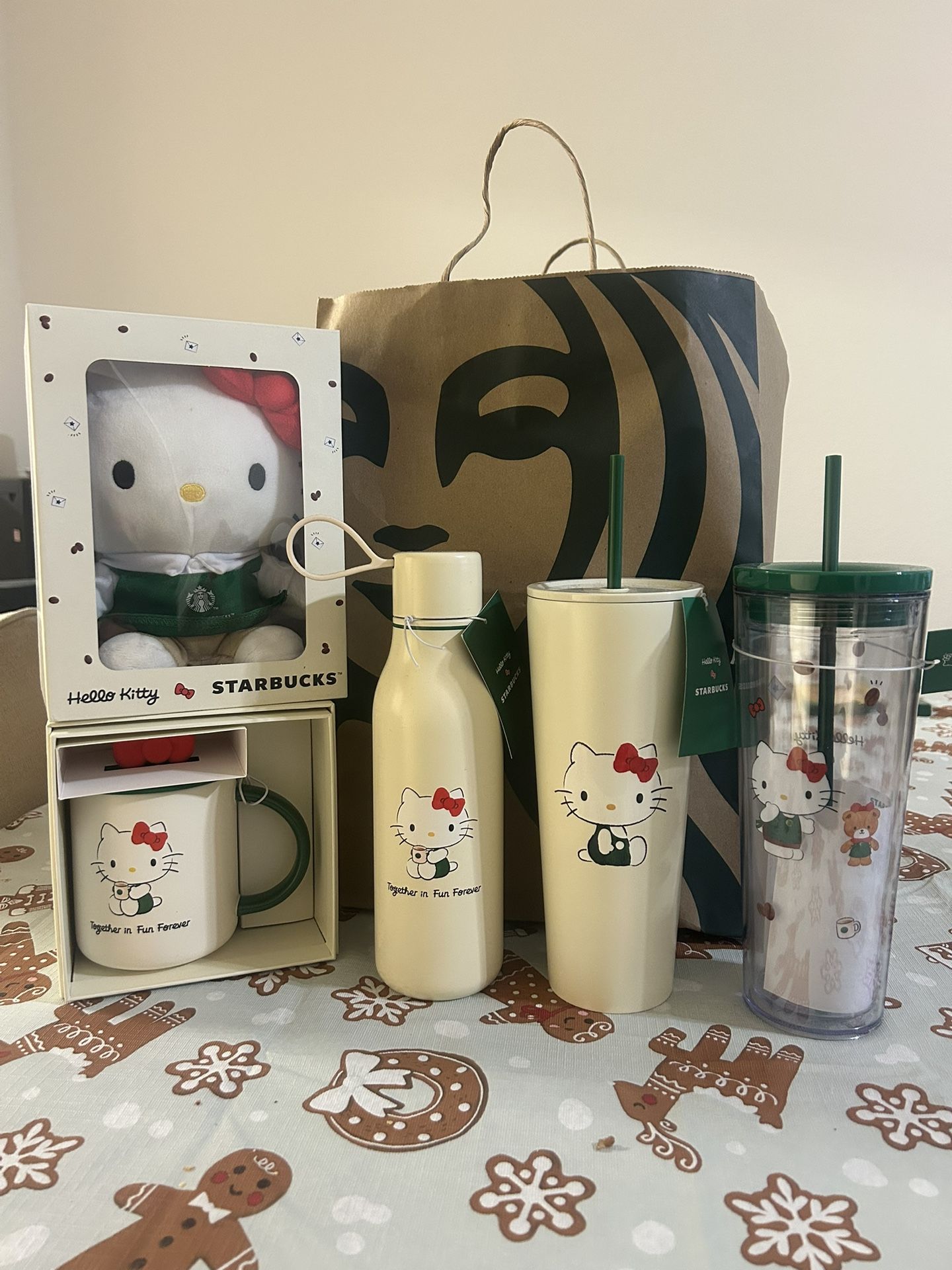 Starbucks x Hello Kitty