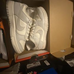 Women Nike Dunk Low Size 7