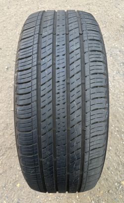 Kumho 235/55/19 (1) Tire