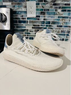 Men’s adidas Pharrell’s size 10.5