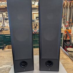 Yamaha NS 8390 Speakers.