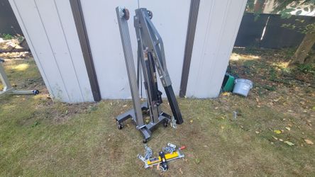 Pittsburgh 1 Ton Engine Hoist and load leveler