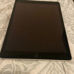 iPad Generation 9th Very Good Quality Still Working No Scratches