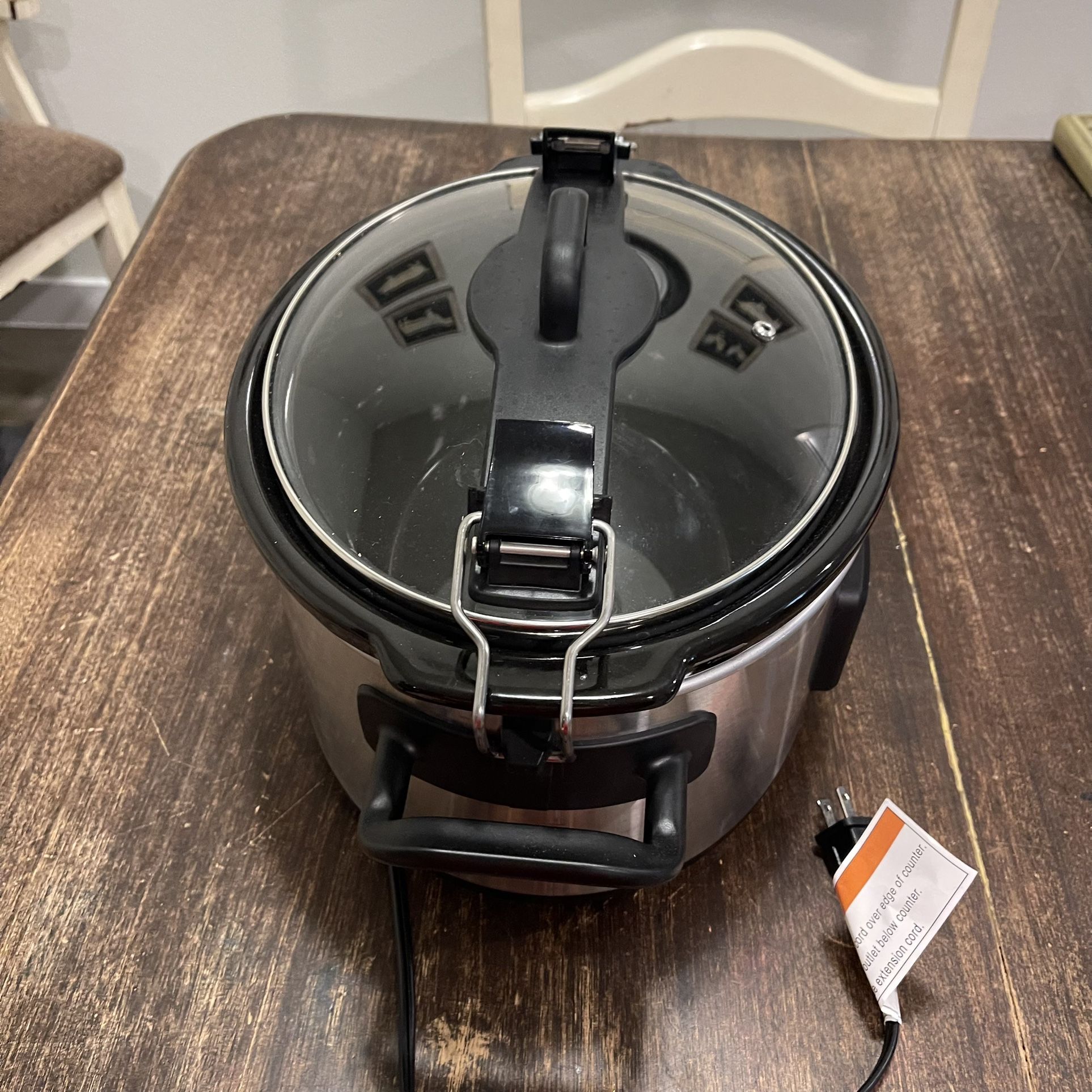 Fabreware 7 Quart Programmable Slow Cooker Crock Pot Locking Lid for Sale  in Conroe, TX - OfferUp