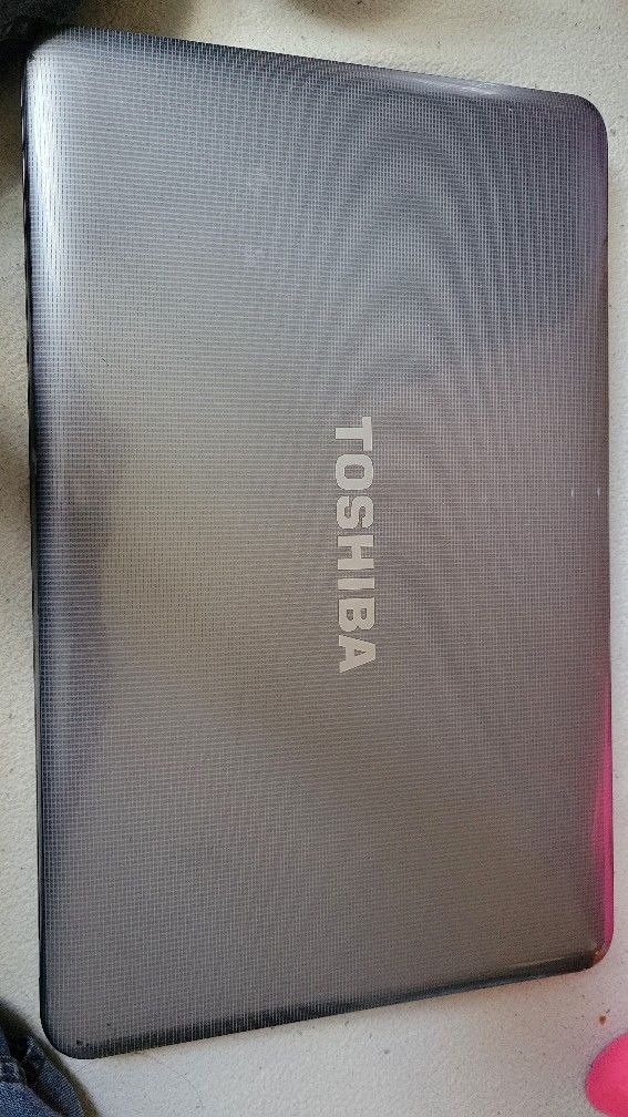 Laptop TOSHIBA SATELLITE L855 