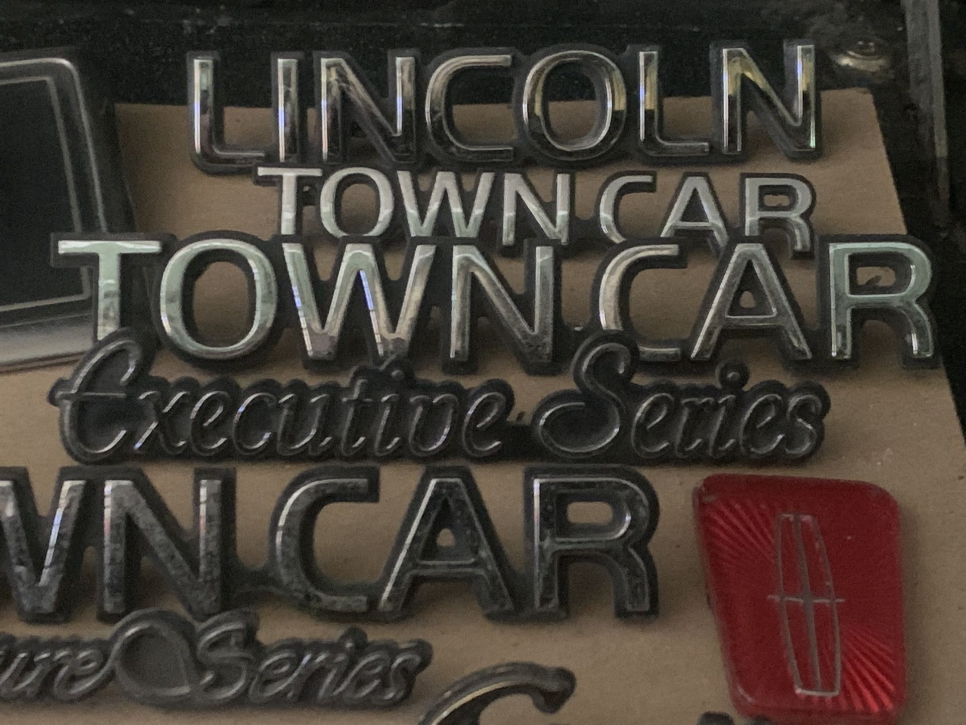 LINCOLN Town Car Emblems And Decals